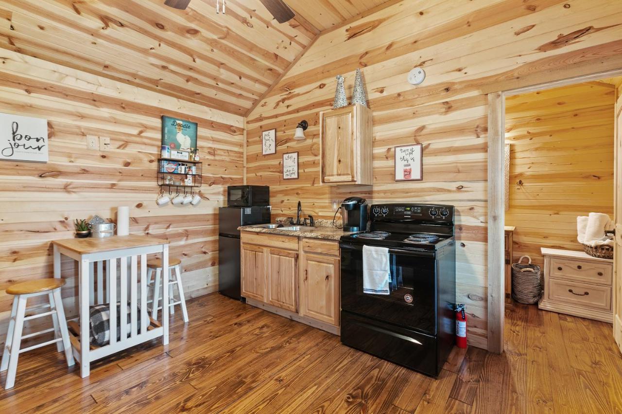 Hr Cabin 3- The Little Bear Cabin Fredericksburg Bagian luar foto