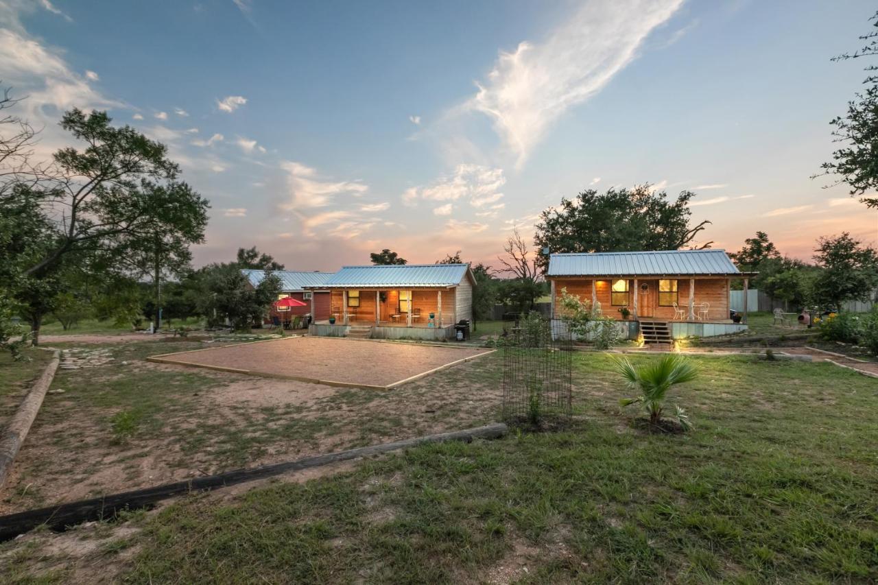 Hr Cabin 3- The Little Bear Cabin Fredericksburg Bagian luar foto
