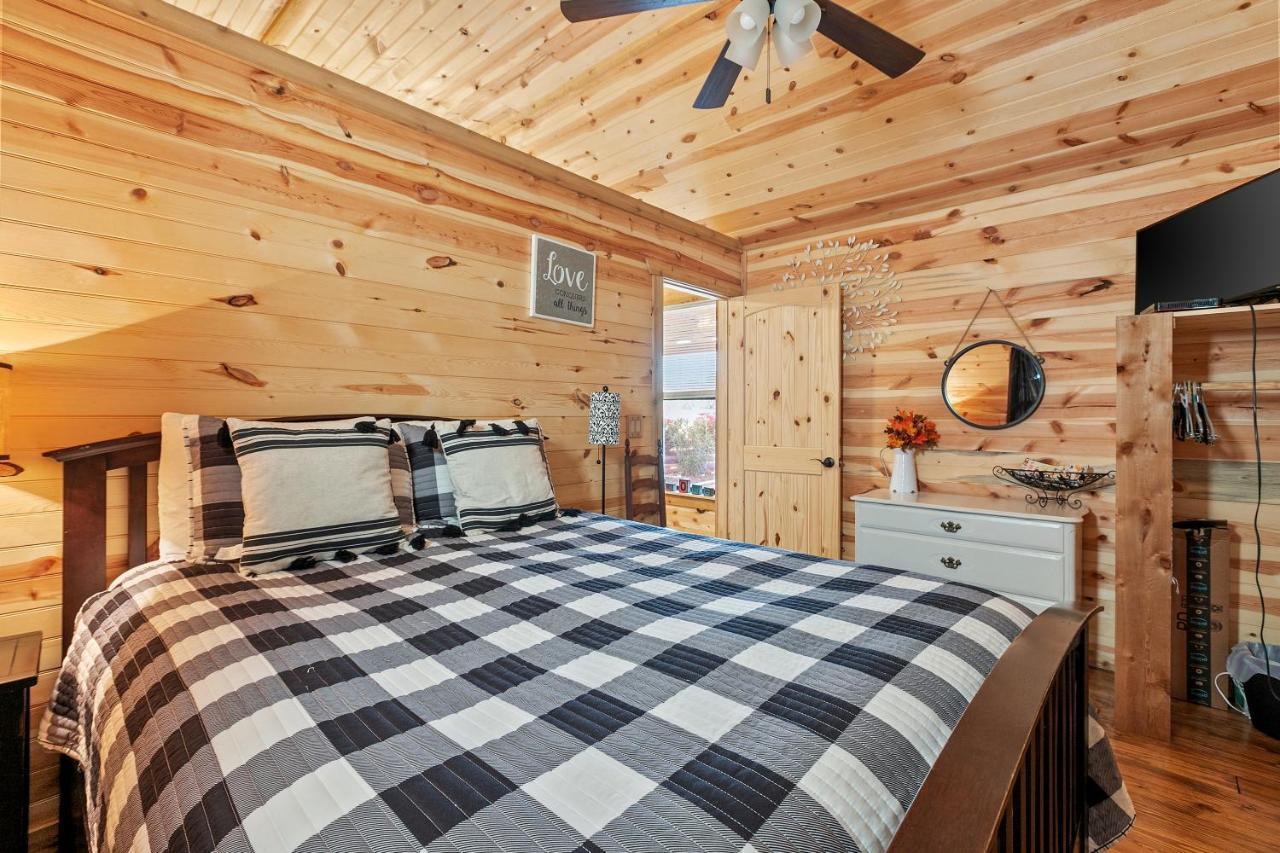 Hr Cabin 3- The Little Bear Cabin Fredericksburg Bagian luar foto