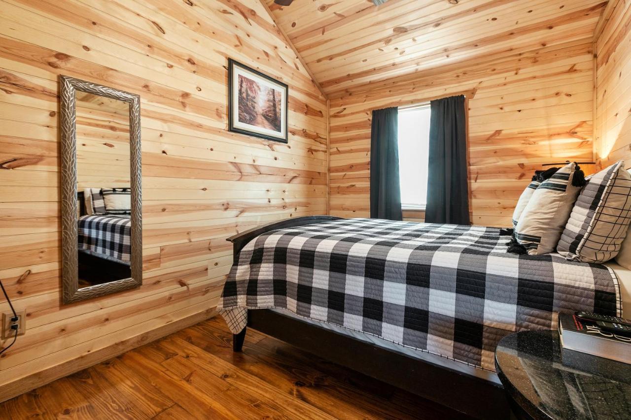 Hr Cabin 3- The Little Bear Cabin Fredericksburg Bagian luar foto