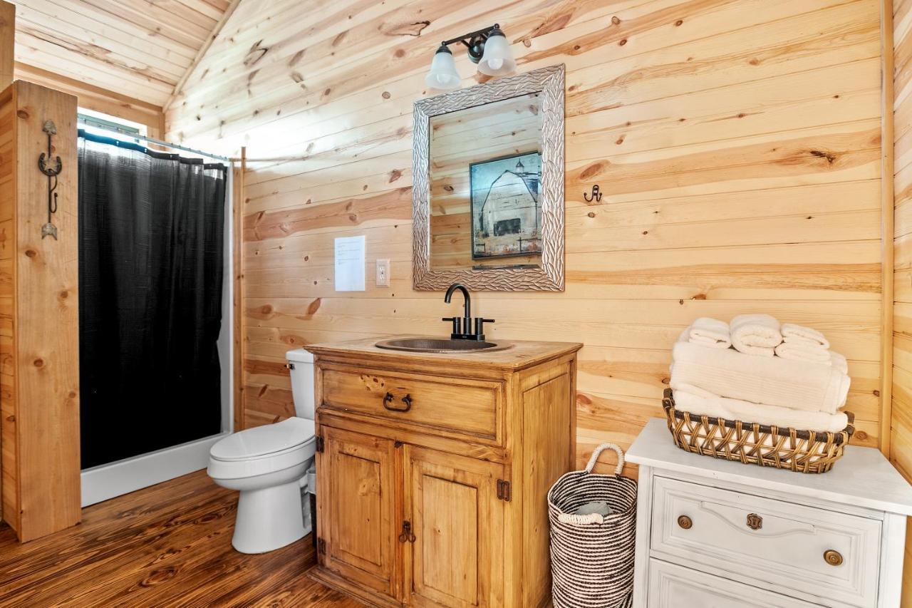 Hr Cabin 3- The Little Bear Cabin Fredericksburg Bagian luar foto